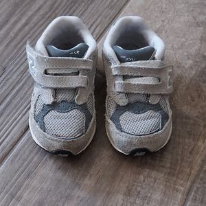 New Balance Tennis Shoes